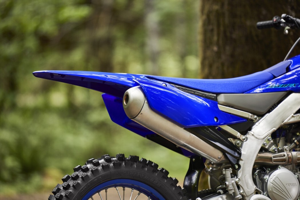 Detail image of Yamaha YZ450FX in Blue colourway, rear mudguard and exhaust