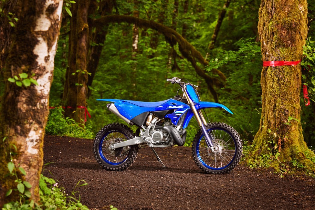 YZ250X 2025 static image of enduro bike still on stand on track