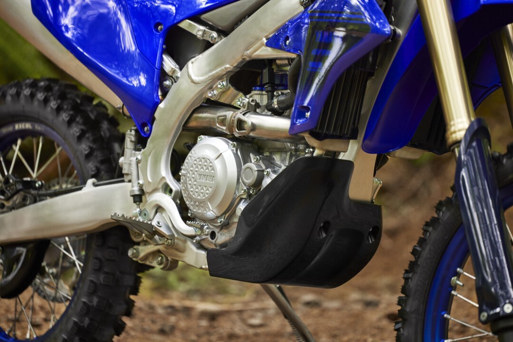 Detail image of Yamaha YZ450FX in Blue colourway, engine and bash plate