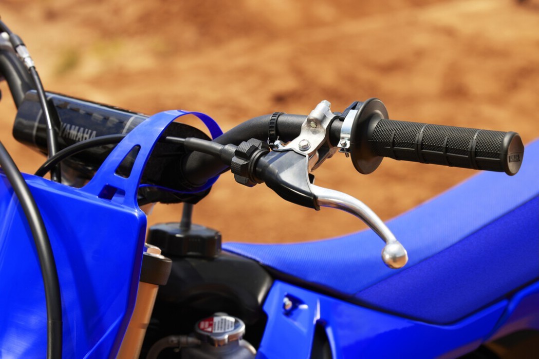 Detail image of Yamaha YZ85 two stroke in Blue colourway, handlebars and clutch lever