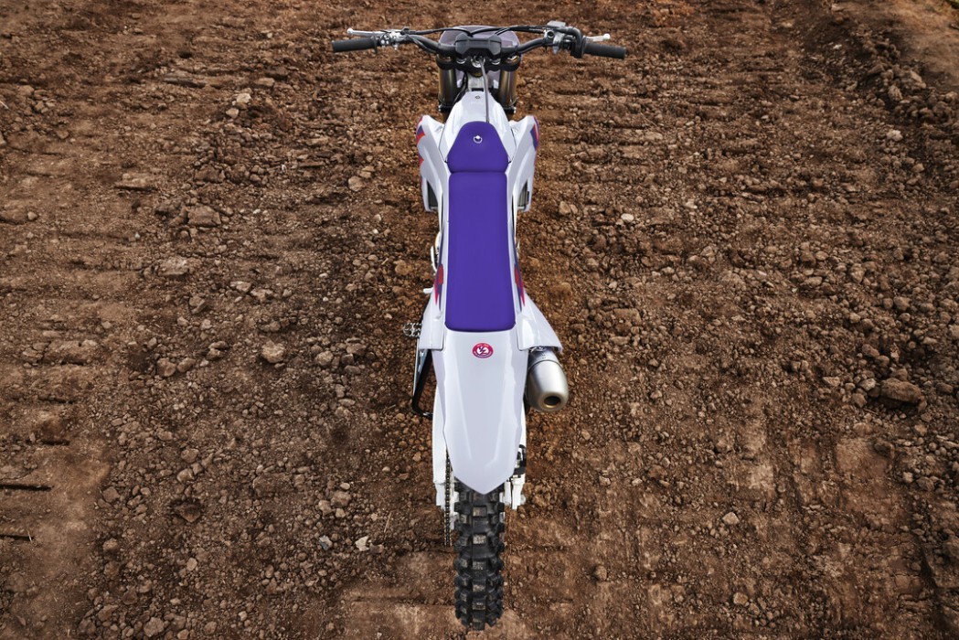 Detail image of Yamaha YZ250F 50th Anniversary, top down rider cockpit