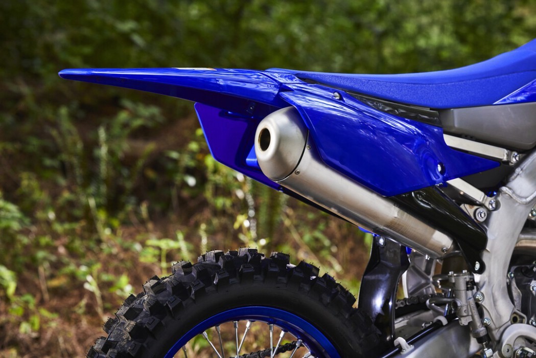 Detail image of Yamaha YZ250FX in Blue colourway rear guard and exhaust
