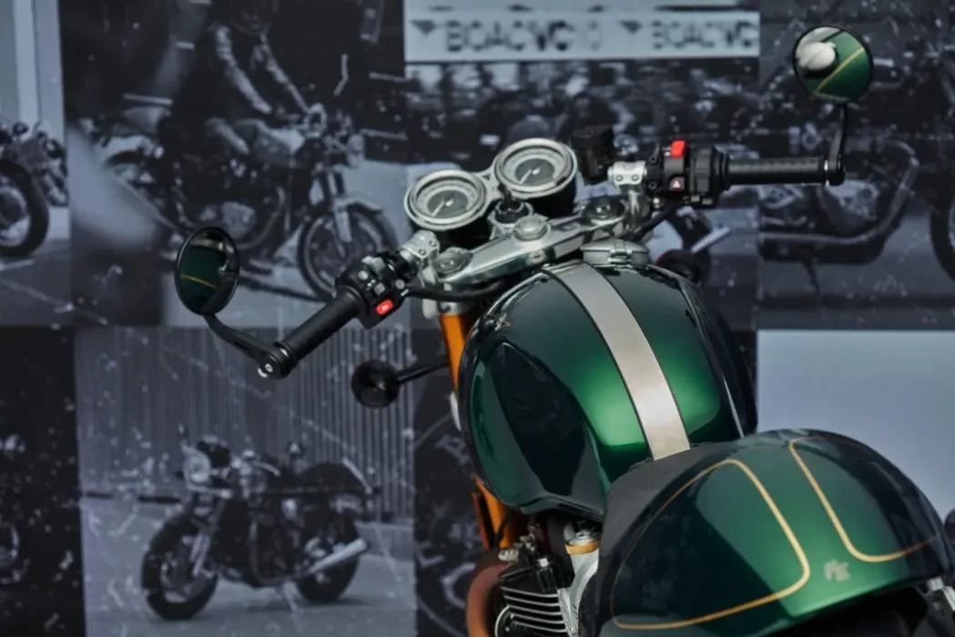 Say goodbye to the ultimate cafe racer motorcycle: The 2024 Triumph  Thruxton Final Edition - The Manual