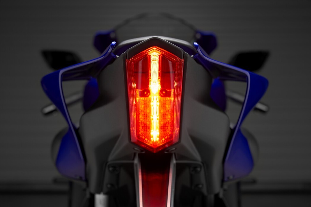 Detail image of Yamaha YZF-R7 HO 2023 in Blue Colourway, close up of rear tail section with brake light on