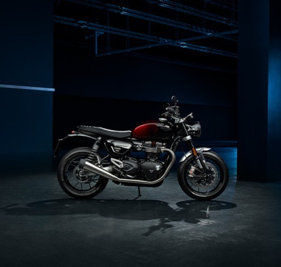 Static hero image of Triumph Speed Twin 1200 Stealth Edition